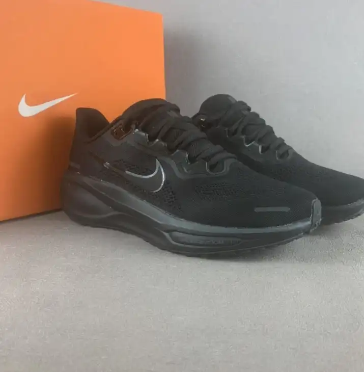 hype Nike Sneakers