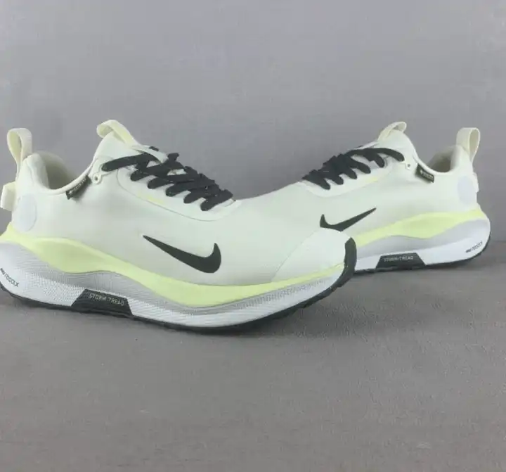 hype Nike Sneakers