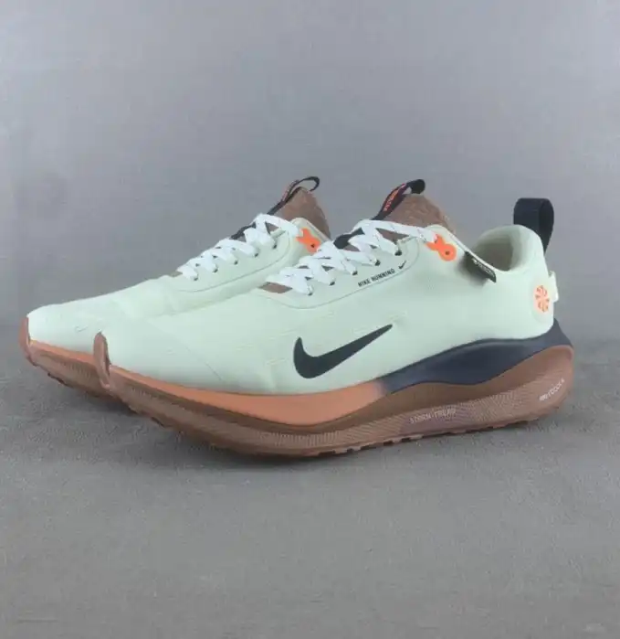 hype Nike Sneakers