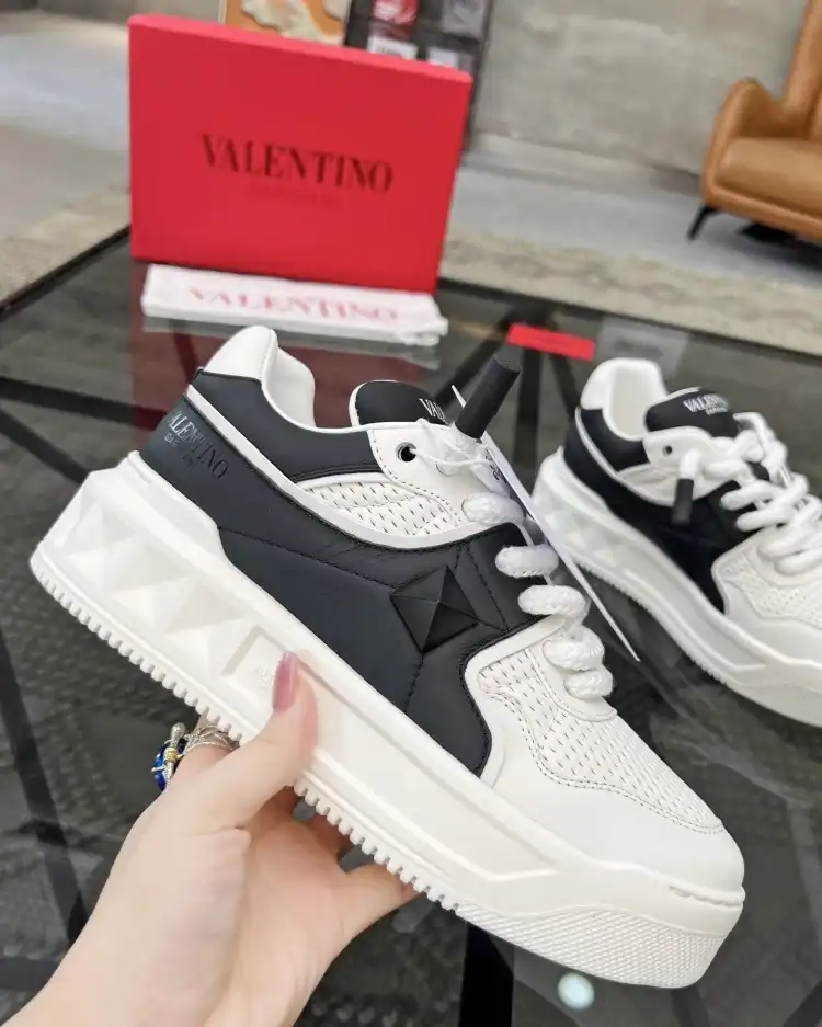 hype Valentino Sneakers