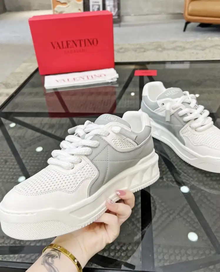 hype Valentino Sneakers