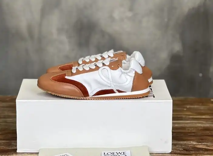 hype Loewe Sneakers