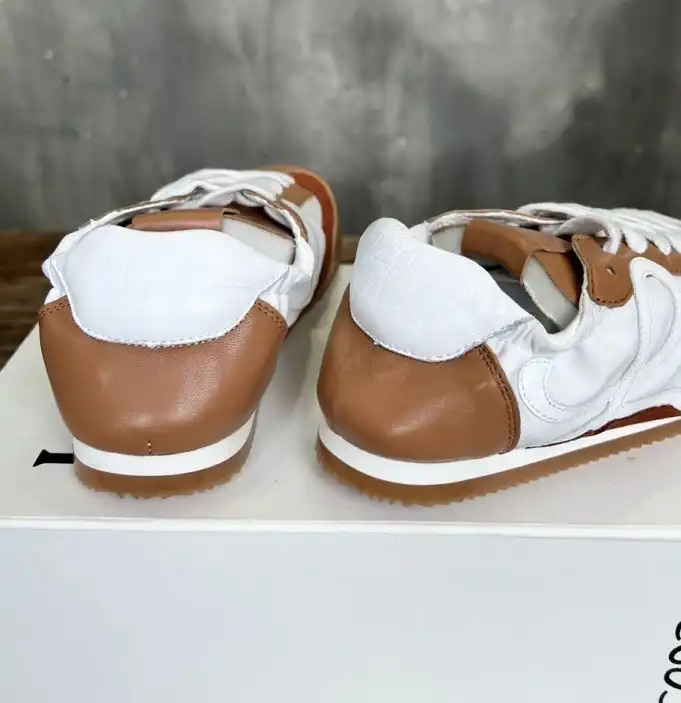 hype Loewe Sneakers