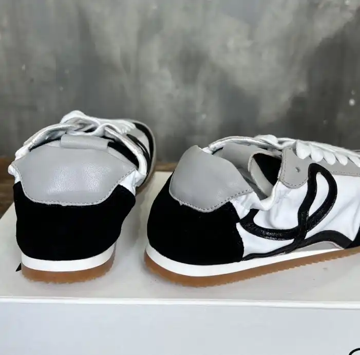 hype Loewe Sneakers