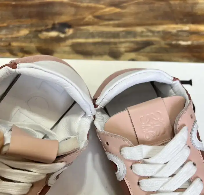 hype Loewe Sneakers