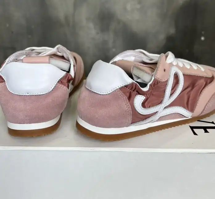 hype Loewe Sneakers