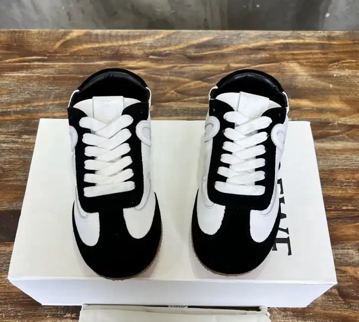 hype Loewe Sneakers