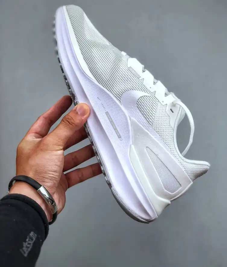 hype Nike Sneakers