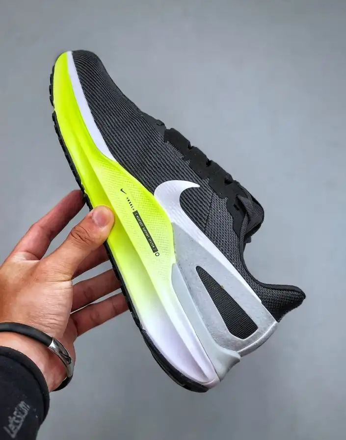 hype Nike Sneakers