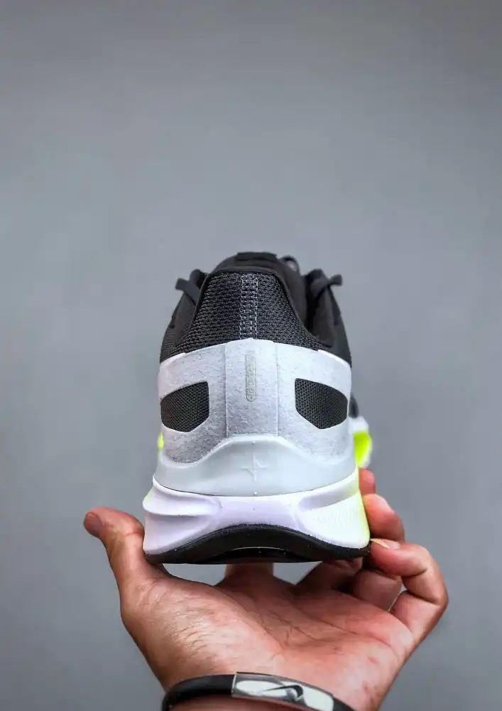 hype Nike Sneakers