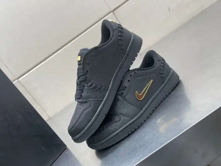 hype Nike Sneakers