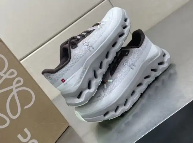 hype Loewe Sneakers