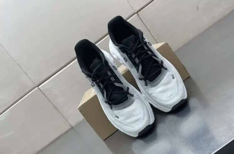 hype Loewe Sneakers