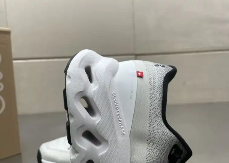 hype Loewe Sneakers