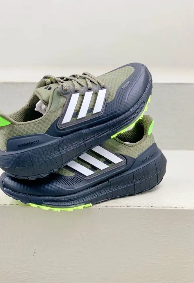 hype Adidas Sneakers