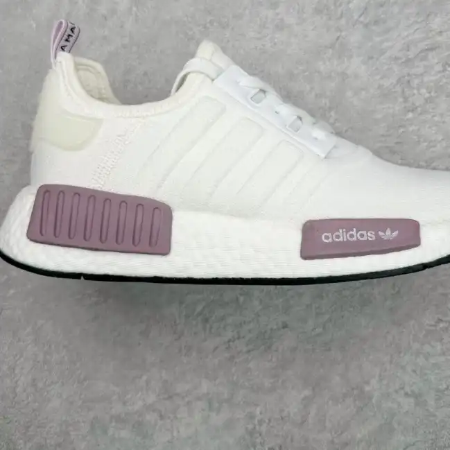 hype Adidas Sneakers