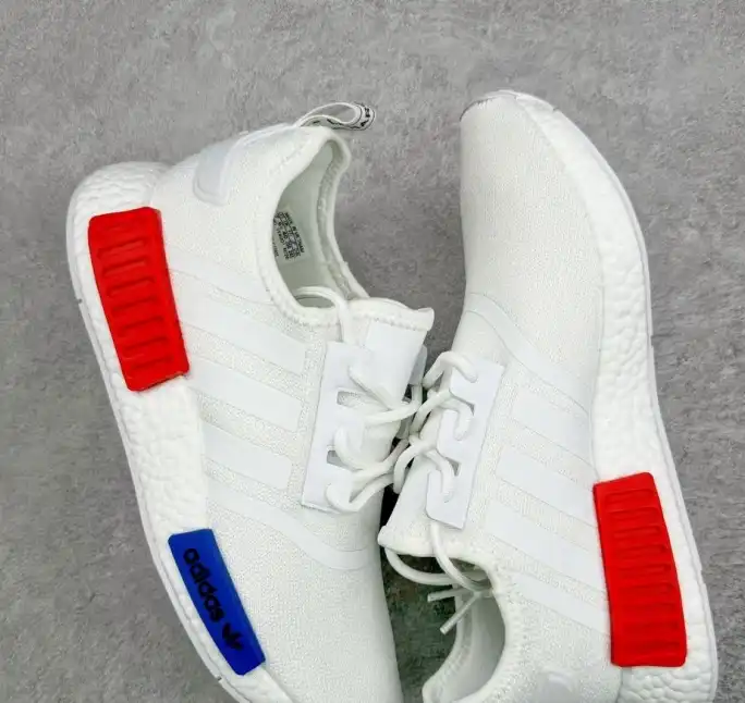 hype Adidas Sneakers