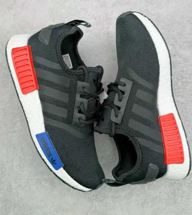 hype Adidas Sneakers