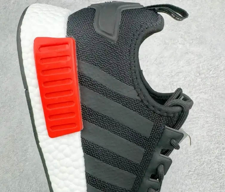 hype Adidas Sneakers