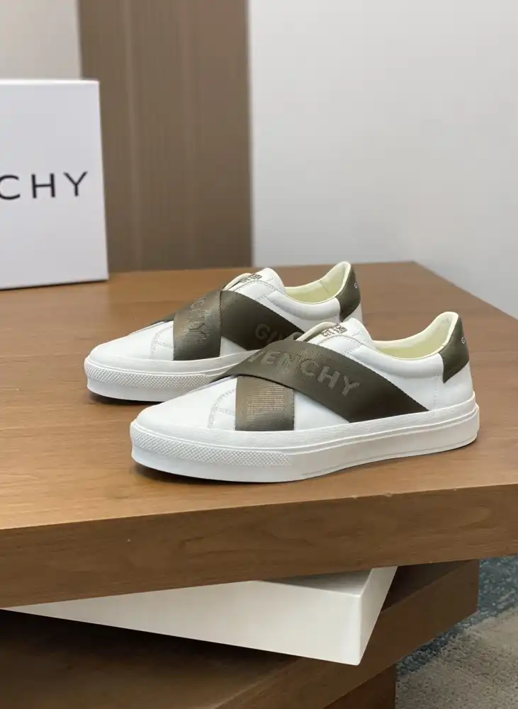 hype Givenchy Sneakers