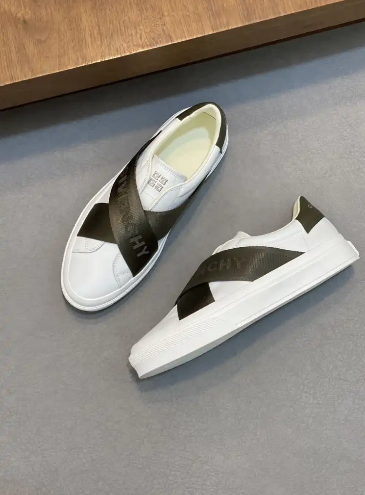 hype Givenchy Sneakers