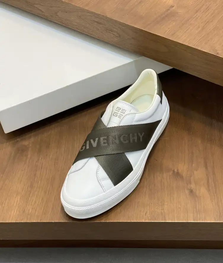 hype Givenchy Sneakers