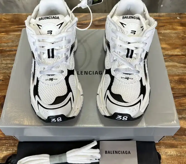 hype Balenciaga Sneakers