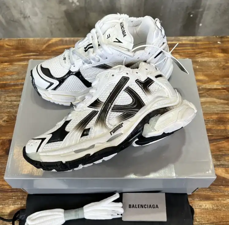 hype Balenciaga Sneakers