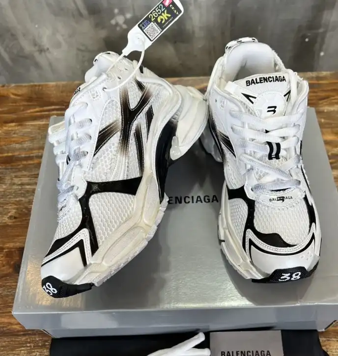 hype Balenciaga Sneakers