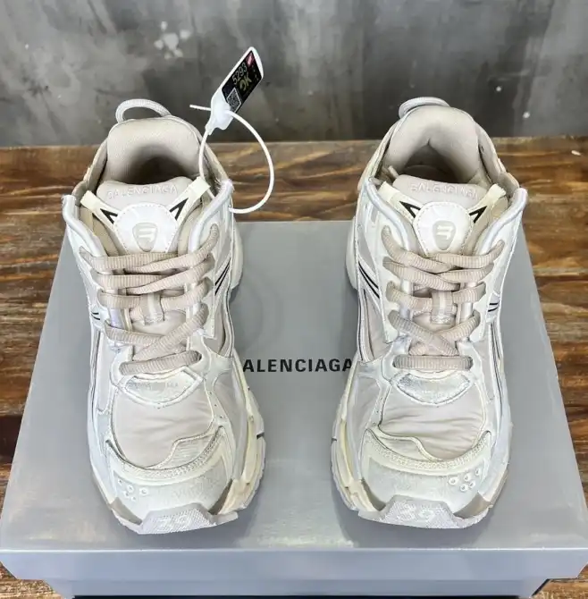 hype Balenciaga Sneakers