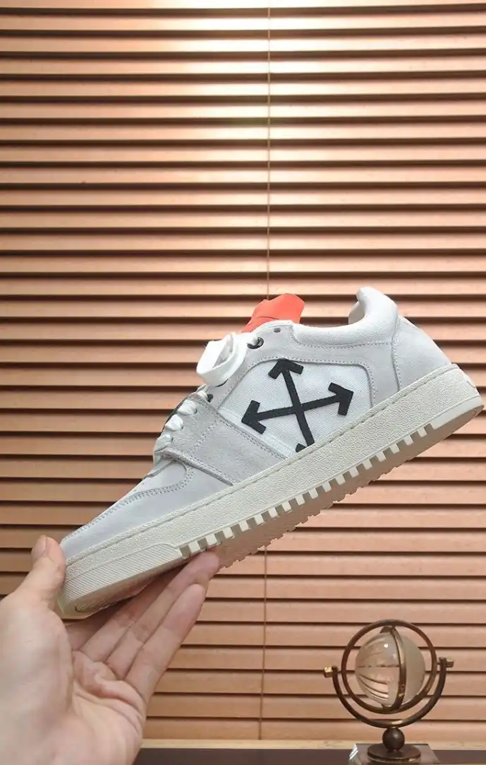 hype Off-White Sneakers