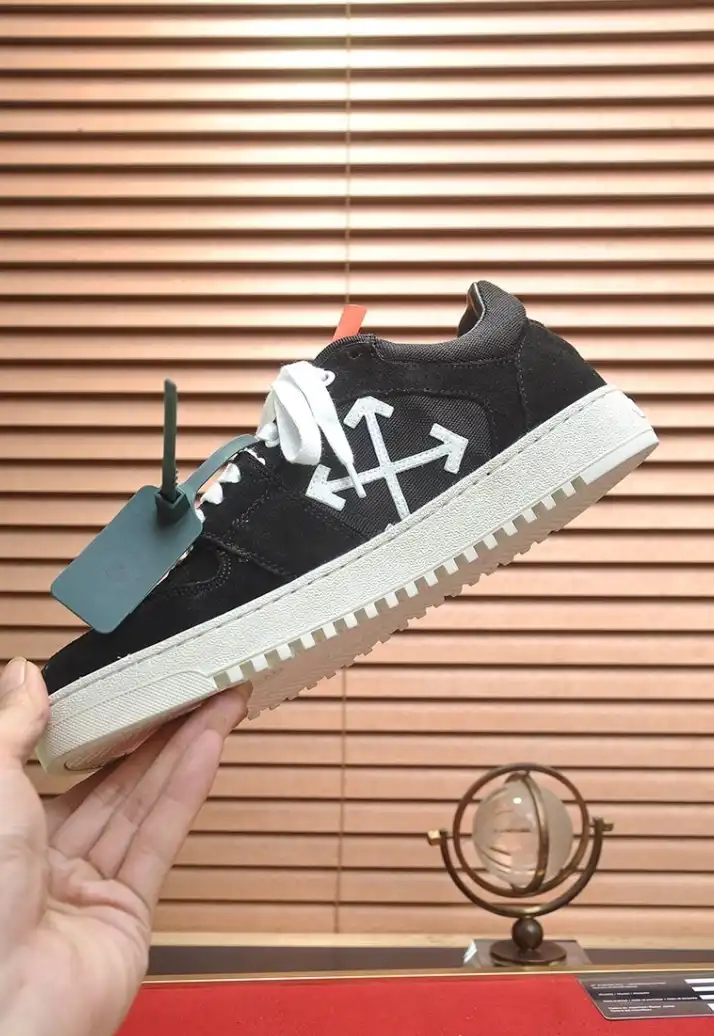 hype Off-White Sneakers