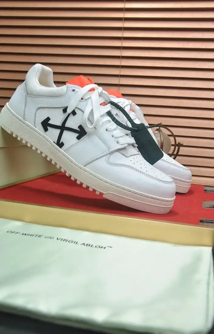 hype Off-White Sneakers