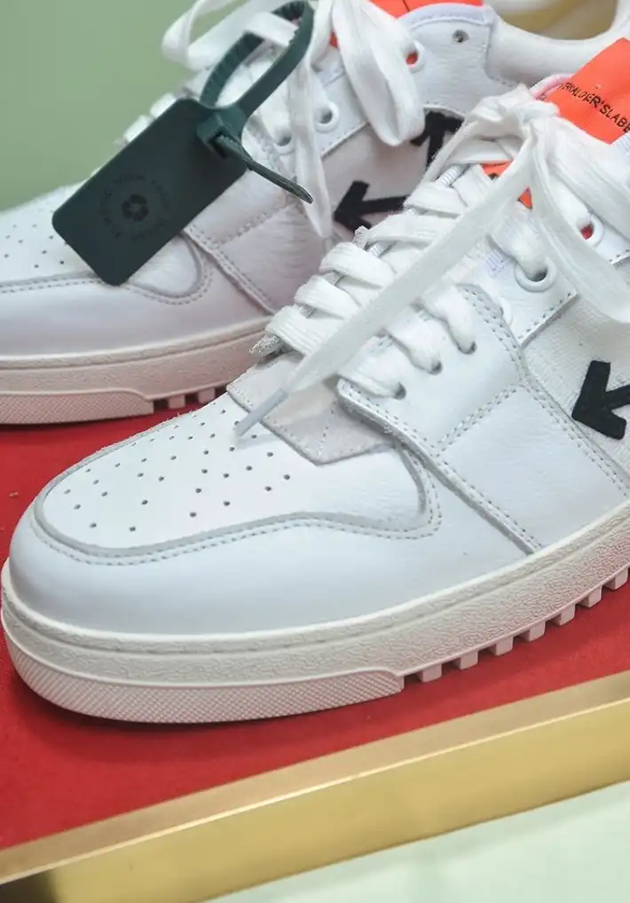 hype Off-White Sneakers