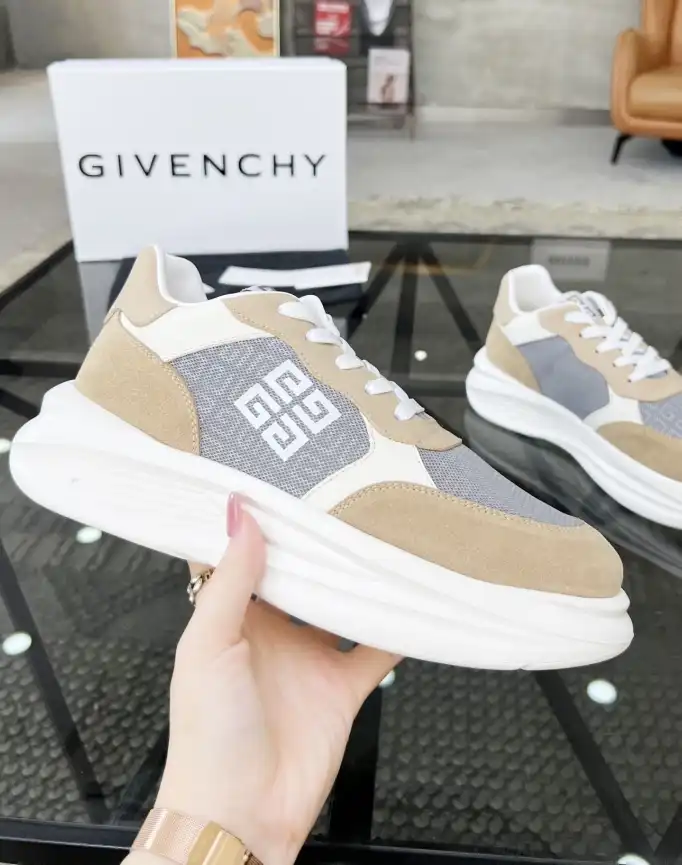 hype Givenchy Sneakers