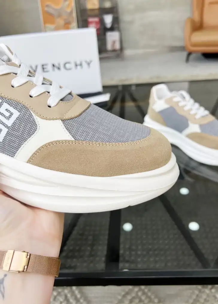 hype Givenchy Sneakers