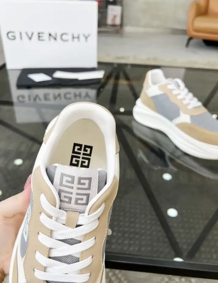 hype Givenchy Sneakers