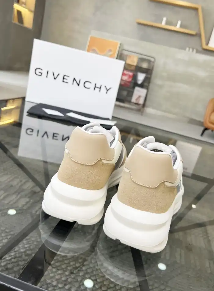 hype Givenchy Sneakers