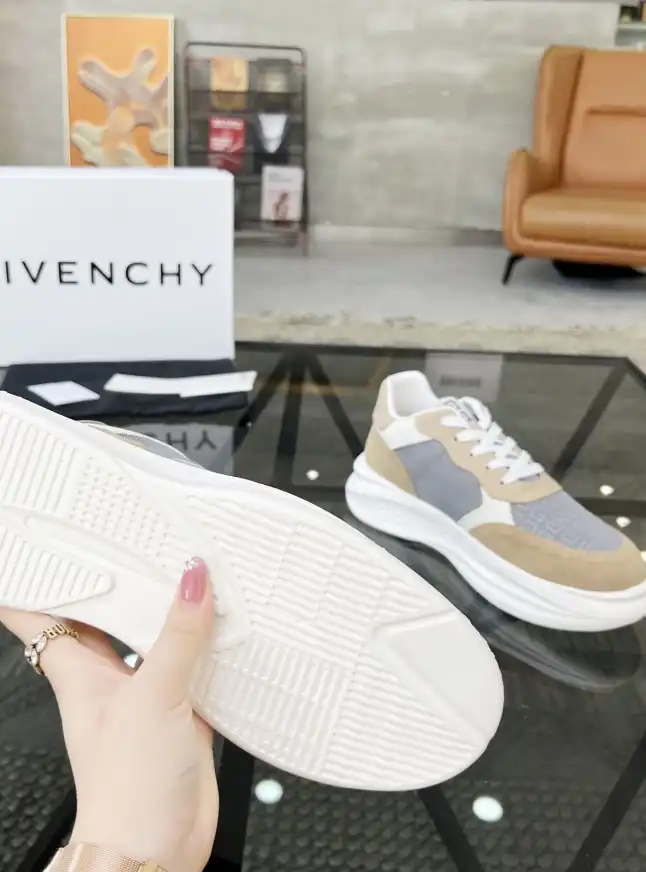 hype Givenchy Sneakers