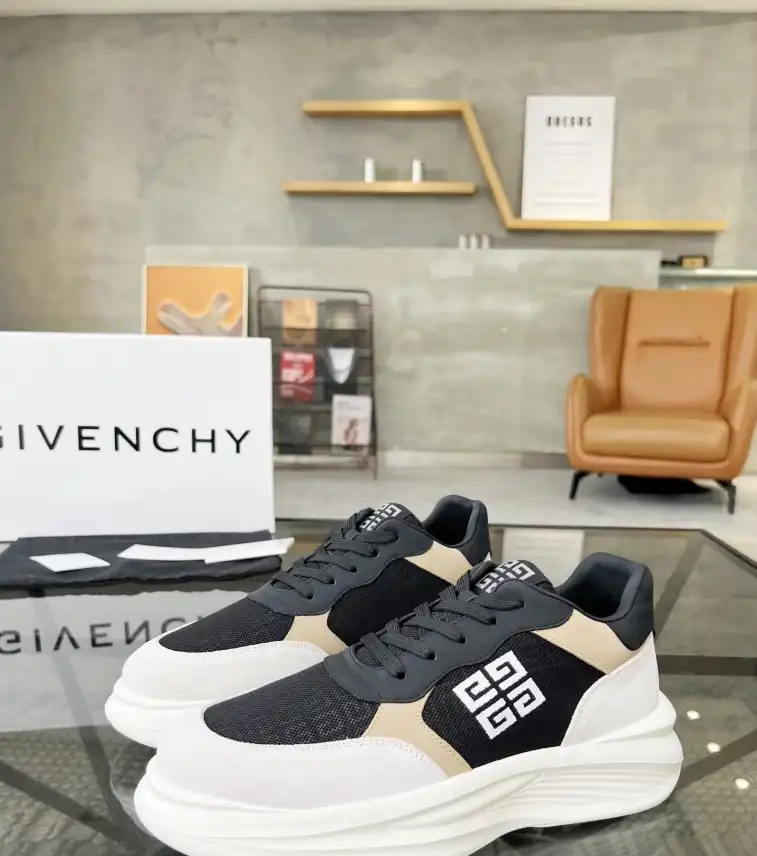 hype Givenchy Sneakers