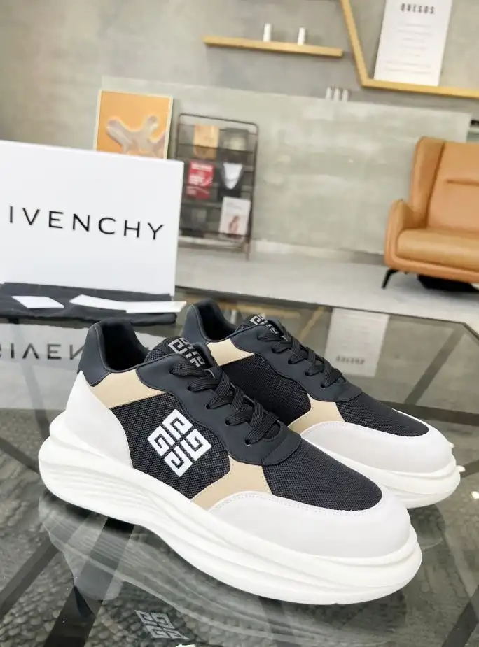 hype Givenchy Sneakers