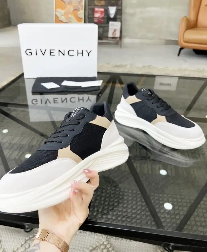 hype Givenchy Sneakers