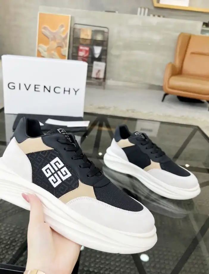 hype Givenchy Sneakers