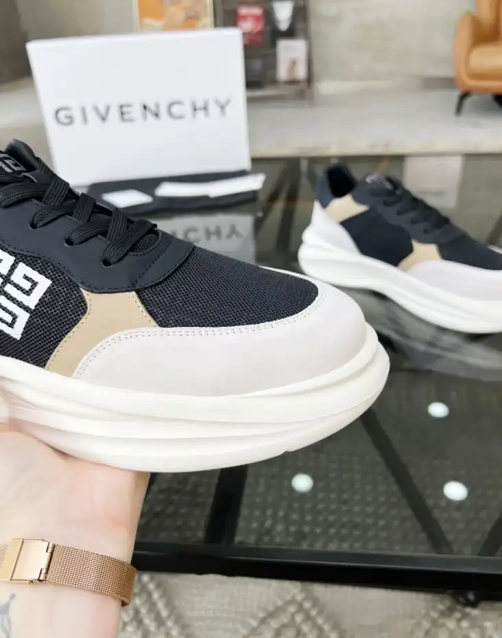 hype Givenchy Sneakers