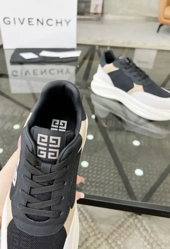 hype Givenchy Sneakers