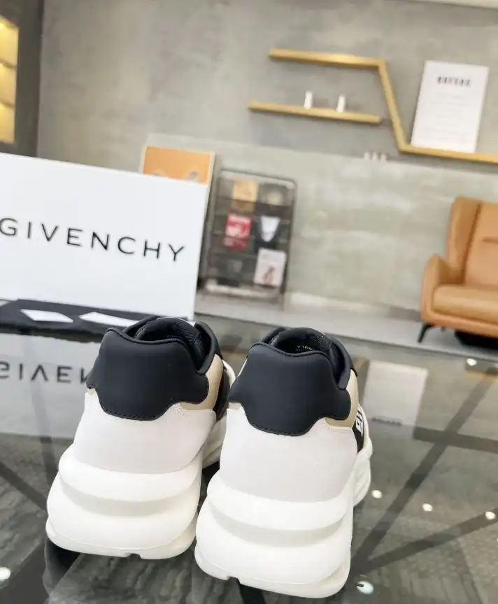 hype Givenchy Sneakers