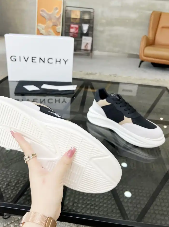 hype Givenchy Sneakers