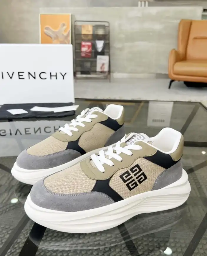 hype Givenchy Sneakers