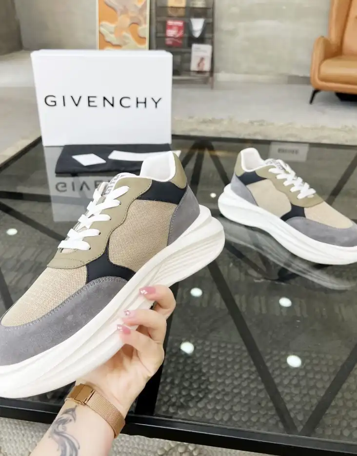 hype Givenchy Sneakers