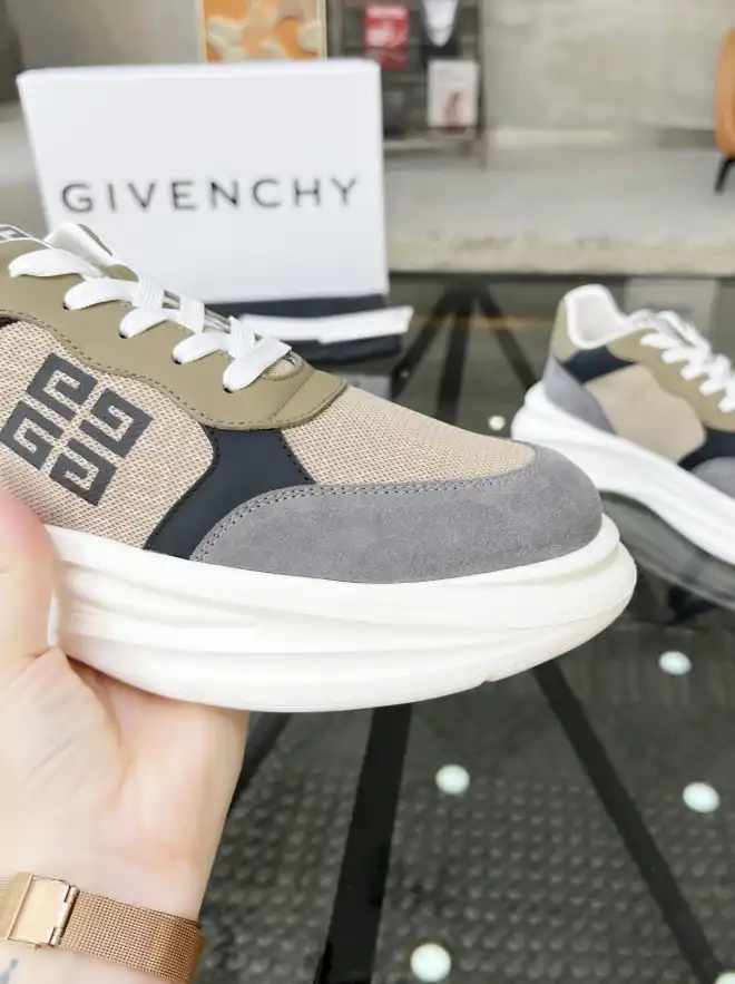 hype Givenchy Sneakers